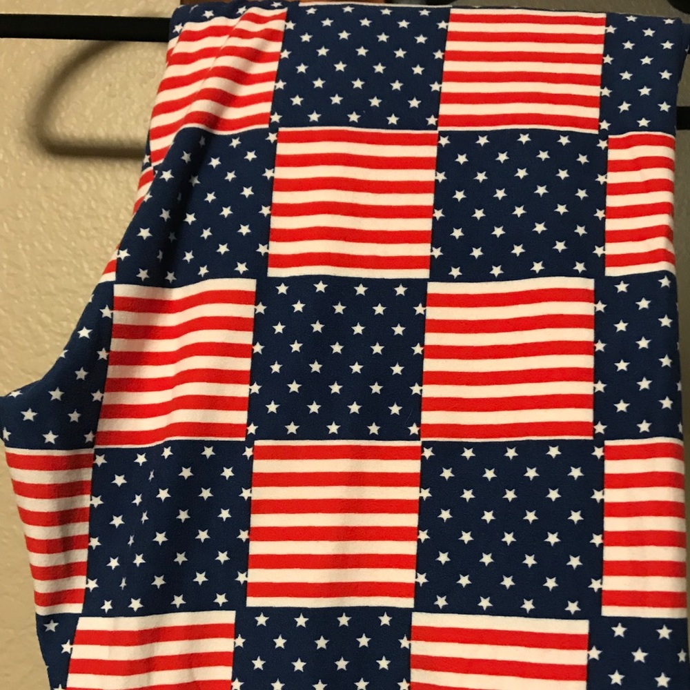 LuLaRoe TC Americana Leggings